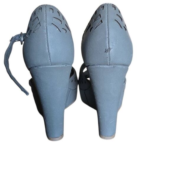 Sbicca Women's Size 7 Gray Peeptoe Cutout Wedge Heels - Picture 3 of 9